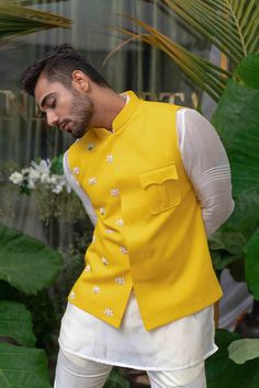 Mens Nehru Jacket Style, Annaprashan Ideas, Yellow Lotus, Stylish Men Wear, Haldi Outfits, Indian Groom Wear, Lehenga Saree Design