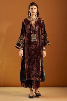 Phiran Designs, India Outfits, Suit Styles, Frock Fashion