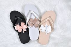 ONLY ORDER IF YOUR WEDDING DATE IS JULY 15th OR LATER!! Our black wedding guest flip flops are perfect for a classic wedding theme. The strap is a simple matte color that will go with just about anything. A good thing about black flip flops is they match everything and they dont get dirty! Our high quality flip flops and are made with high density rubber, with a 15mm sole thickness for maximum cushion & support. The straps are 30% wider than standard flip flops providing a more snug fit. We reco Wedding Flip Flops For Guests, Flip Flop Favors, Nude Flip Flops, Black And White Flip Flops, Flip Flops Wedding, Classic Wedding Themes, Navy Flip Flops, Silver Flip Flops, Wedding Flip Flops