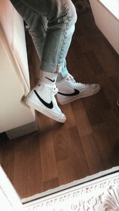 Nike Blazer Mid 77 Aesthetic, Nike Blazer Outfit, Nike Blazer Mid 77 Outfit, Nike Blazers, Sneaker Trend, Jordan Shoes Girls, Nike Blazer Mid 77, Nike Blazers Mid