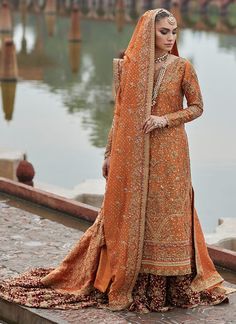 Orange Lehenga, Bridal Mehndi Dresses, Pakistani Bridal Dress, Designs Dress, Mehndi Dress, Bridal Dupatta, Contrast Dress, Pakistani Dress, Pakistani Bridal Dresses