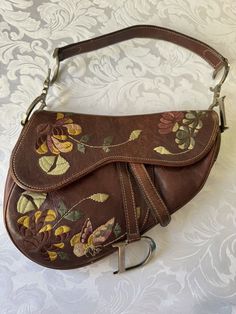 Brown Dior Bag, Pretty Purses, Dior Saddle, Vintage Coach Bags, Hippie Look, Brown Handbag