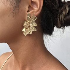 Magical Flower Statement Earrings Brand New Size: 3.4cm*5cm (1.33in*1.96in) Weight:23g/0.81oz Anthropologie Sold Out Online! Nwot Bundle For A Discount: Add 3 Or More Items To Your Bundle And 15% Off Will Be Automatically Applied! Geometric Patchwork, Look Casual Chic, Vintage Stud Earrings, Y2k Jewelry, Enamel Flower, Big Earrings, Flower Earrings Studs, Flower Studs, Colorful Boho