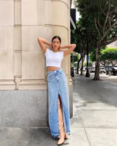 Long Denim Skirt Outfit, Jean Skirt Outfits, Long Jean Skirt, Date Outfit Summer, Denim Skirt Outfits, Long Skirt Outfits, Chique Outfits, Denim On Denim