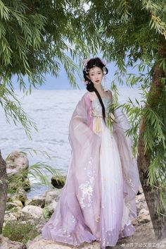 Hanfu Princess, Modern Cheongsam Dress, Cheongsam Modern, Hanfu Traditional, Modern Hanfu, Chinese Hair Accessories, Traditional Chinese Dress, Chinese Hairstyle