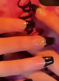 French Tip Nails Black, Purple Plain, Plain Nails, Minimal Nails, Black Gems, Tip Nails, Nails Black