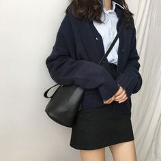 Black Cardigan Korean Outfit, Outfit Ideas Black Button Up, Navy Cardigan Outfit Aesthetic, Skirt Cardigan Outfit, Black Cardigan Outfit Aesthetic, Black And Navy Outfit, Outfit Ideas Korean Skirts, Black Skirt Outfit Aesthetic, Cardigan Skirt Outfit