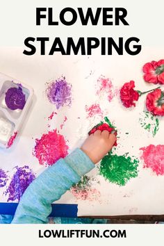 sensory art activity for babies and toddler learning at home - flower stamping with paint and a carnation Spring Crafts For Preschoolers, Fun Spring Activities, Easy Spring Crafts, Spring Activities For Kids, Toddler Fine Motor Activities, Flower Stamping, Activities For One Year Olds, Spring Crafts Preschool, April Crafts