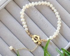 Natural Freshwater Pearl Bracelet Adjustable Dainty Wedding - Etsy Dainty Wedding, Bracelet Flower, Freshwater Pearl Bracelet, Birthstone Gifts, Wedding Etsy, Bridesmaid Gift, Bracelet Sizes, Pearl Bracelet, Spring Rings