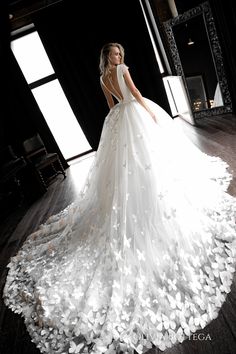 Butterfly Appliqued Wedding Dress Baily - Olivia Bottega Butterfly Wedding Dress, Long White Wedding Dress, Olivia Bottega, Ball Skirt, Amazing Wedding Dress, Butterfly Wedding, Light Ivory, Summer Wedding Dress, Long Wedding Dresses