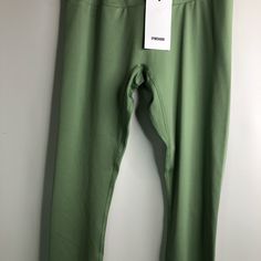 Condition New Size S Women’s 7/8 Training Jogger Skinny Leggings Sage Mint Color Logo And Front Hight Waist New Material Nylon Polyester Waist : 12” Rise 10” Inseam Down To Leg 22” Waist Down Long::29” Please Refer To Photo For Exact Details Thank You So Much Casual High Stretch Green Leggings, Casual Green High Stretch Leggings, Casual High-stretch Green Leggings, Stretch Green Pants For Loungewear, Green Stretch Pants For Loungewear, Trendy Green Cropped Leg Pants, Trendy Green Cropped Pants, Casual Green Leggings For Gym, Stretch Green Bottoms For Loungewear