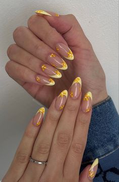 Birthday Nail Set Almond, Summer Minimal Nails, Nails For June 2024, Nails June 2024, Cute Summer Nails 2024 Simple, June Nails 2024, Nails Acrylic Summer 2024, June Nails Ideas 2024, Nails Summer Vibes