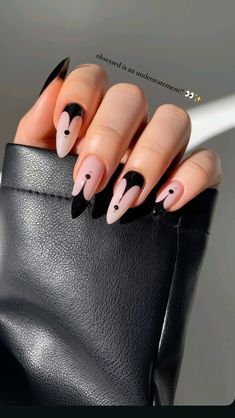 Witchy Nails, Gothic Nails, Edgy Nails, Goth Nails, Lines On Nails, Classy Acrylic Nails, Almond Nails Designs, Minimalist Nails