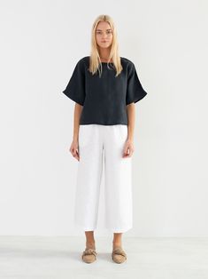 "BEE is a simple loose fitting short sleeve linen top. DETAILS - Boat neckline - Short sleeve - Kimono sleeves - Pullover design - Cropped length - 100% lightweight European linen fabric - Cut and sewn to order just for you in our studio COLOR - Dark Grey, you can also choose other colors above - Fabric samples are available here https://www.etsy.com/listing/586569696/linen-fabric-samples SIZING & FIT - Fits true to size - Length is approximately 20 inches / 51.5 cm - Bust (pit to pit) is ap Spring Boxy Fit Short Sleeve Top, Effortless Boxy Short Sleeve Top, Modern Linen Short Sleeve Tops, Modern Linen Tops With Short Sleeves, Modern Short Sleeve Linen Tops, Boxy Fit Top For Summer Workwear, Summer Boxy Fit Top For Workwear, Boxy Short Sleeve Tops For Summer, Boxy Fit Short Sleeve Top For Summer