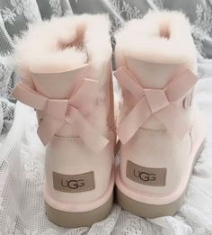 Pink Uggs With Bows, Cottage Core Modern, Ugg Bow, Coquette Winter, Aesthetic Cottage Core, Aesthetic Princess, Cute Uggs, Uggs With Bows, Coquette Core