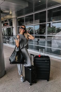 Cozy, comfortable and stylish airport outfit ✈️ This Amazon set a best seller , I love it so much that I have it in so many different colors 😆 runs true to size Wearing a size small Cute Comfy Airport Outfits, Airport Poses, Suede Jacket Outfit, Comfy Airport Outfit, Airport Outfit Summer, Airplane Outfits, Grey Tracksuit