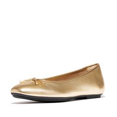 With the Delicato, we've created possibly the best ballet flat in the business – featuring a sleek modern square-toe silhouette yet that feels like a sneaker. Crafted in luxe butter-soft metallic nappa leather, including a little bow. Carefully designed for an enhanced fit. And unbelievably comfortable, thanks to supportive molded footbeds and our Dynamicush™ cushioning hidden in those 'flat' soles. Light, slim, refined, with jeans or tailoring. That rare thing, a chic ballet flat your feet will Chic Ballet Flats, Adjustable Shoes, Summer Sneakers, Office Shoes, Modern Square, Platform Wedge Sandals, Leather Ballet Flats, Slides Shoes, Slipper Boots