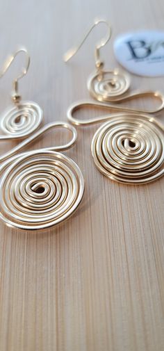 African Wire Jewelry, Simple Wire Jewelry Ideas, Cooper Wire Jewelry, Copper Wire Earrings For Gifts, Spiral Copper Wire Jewelry With Ear Wire, Wire Wrapping Earrings, Bohemian Wire Wrapped Copper Earrings, Wire Wrapped Spiral Copper Earrings, Bohemian Spiral Copper Wire Earrings