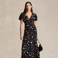 Colorful florals meet fluid silk crepe and layered flutter sleeves in this A-line dress which features a paneled bust and slightly flared hem. Silk Crepe Dress, Denim Polo, Colorful Florals, Women Ralph Lauren, Crepe Dress, Short En Jean, Hoodie Girl, Guest Outfit, Silk Crepe