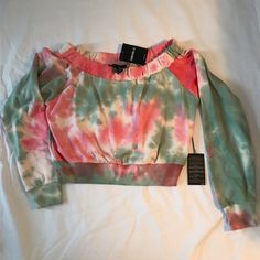 Nwt Forever 21 Ls Top Size Small. Tie Dye. Very Cute Top!!! Cheap Forever 21 Floral Print Crop Top, Batwing Blouse, Red Bodysuit, Bandana Styles, Tie Dye Crop Top, Small Crop Tops, Samsung Wallpaper, Black Lace Tops, Striped Crop Top