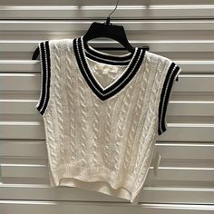 Never Worn Vest. Super Cute And Fashionable. Goes With Most Clothing Sophomore Outfits, Cute Vest, Cream And Sugar, Outfit Style, Fall 2024, School Outfits, Black Cream, Stylish Outfits, Cute Outfits