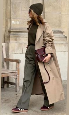 Trenchcoat Outfit, Adidas Samba Outfit, Look Adidas, New Identity, Mode Boho, Mode Casual