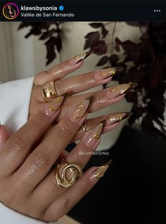 #nails #nailart #nailsofinstagram #naildesign #nailstagram #nailaddict #nailartaddict #nailswag #nailsnailsnails #nailsonfleek #nailsoftheday #nailartideas #unhas #unhasdegel #chrome #french Fall French Tips, Fall French Tip, Nessa Nails, Classic Manicure, Dnd Gel Nail Polish, Autumn Nail Art, Chrome French, Manicured Nails, Long Almond Nails