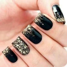 These nails are perfect for a New Year's Eve party and wold look awesome next to our Black Leather & Gold Chipp'd bracelet. Winter Wedding Nails, Quick Nail, Gold Glitter Nails, Party Nails, Prom Nails, Nailed It, Cute Nail Designs, Fancy Nails