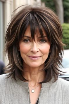 Gigi Life, Shaggy Haircut, Medium Shag Hairstyles, Layered Bangs, Medium Hair Styles For Women, Shaggy Haircuts, Messy Short Hair