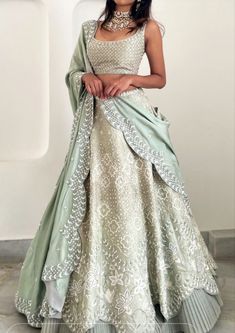 Mehndi Outfit, Green Lehenga, Indian Dresses Traditional, Traditional Indian Outfits