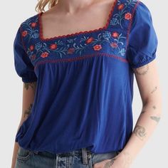 Size S/P Blue Casual Top With Floral Embroidery, Casual Blue Top With Floral Embroidery, Blue Floral Embroidered Crew Neck Top, Blue Crew Neck Top With Floral Embroidery, Blue Crew Neck Tops With Floral Embroidery, Blue Cotton Top With Floral Embroidery, White Embroidered Shirt, Crochet Lace Tank Top, Long Sleeve Peasant Top