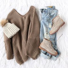 The 6 Sweaters You Need for Sweater Weather Winter Outfits Tumblr, Pullovers Outfit, Baddie Outfit, Denim Jeans Ripped, Pullover Outfit, Blazer Outfit, Chic Sweaters, Winter Mode, Looks Style