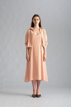 The Monica Casual Blossom Long Sleeves Dress Set features a classic, laid-back design perfect for any occasion. Made with high-quality woven fabric, this dress set is comfortable and versatile, making it ideal for leisure, home, or vacation wear. It also includes collared buttons and adjustable straps to ensure a perfect fit for all body types. Elevate your wardrobe with this must-have dress set! ᴄᴏᴍᴘᴏꜱɪᴛɪᴏɴ85% cotton and 15% linen ꜱɪᴢᴇ ᴀɴᴅ ꜰɪᴛFit Type: ShiftFabric Stretch: No Stretch