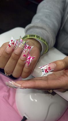 #valentines #nailinspiration #couple Valentine Nails Designs Acrylic, Valentines Day Junk Nails, Valintens Nails, Xl Valentines Day Nails, Spongebob Valentines Day Nails, Xxl Valentines Day Nails, Valentines Nails Black Women, Square And Stiletto Nails Together, Vday Nails Acrylic