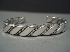 Handmade Rings Diy, Mens Silver Bangle, Silversmithing Jewelry, Jewelry Hacks, Metal Jewelry Making, Iron Jewelry, Hardware Jewelry, Mens Silver Jewelry