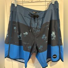 All Orders Ship Within 2 Business Days! Nwt Oakley Printed Colorblock Board Shorts. Back Pocket, Tie Waist. Smoke And Pet Free Home! Blue Color Block Bottoms For Beach, Color Block Blue Bottoms For Beach Season, Blue Color Block Shorts For Summer, Blue Color Block Bottoms For Summer, Blue Color Block Shorts For Beach, Blue Color Block Short Bottoms, Blue Color Block Beachwear Bottoms, Blue Color Block Shorts, Casual Moisture-wicking Multicolor Swim Trunks