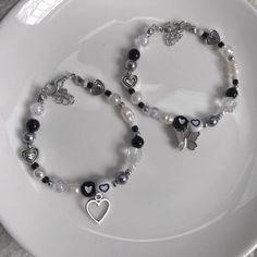 Bracelet Beaded Aesthetic, Necklaces And Bracelets Aesthetic, Bead Accessories Aesthetic, Beads Jewellery Designs Aesthetic, Bff Bracelets Aesthetic, Beaded Bracelets Ideas Aesthetic, Grunge Bead Bracelets, Signature Aesthetic Ideas, Diy Grunge Bracelets