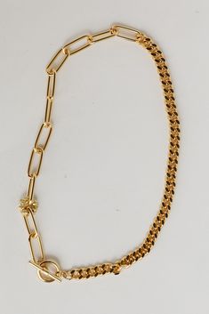 The Logan Gold Chain Necklace will be the most perfect addition to any of your spring-ready looks! This cute necklace features a chunky gold chain with a toggle closure. Style the Logan Necklace with any outfit to instantly upgrade your look! Gold Plated Chunky Chain Toggle Closure One Size | Length 7” Chic Toggle Chain Link Necklace, Gold Toggle Necklace With Chunky Chain In Chic Style, Gold Toggle Necklace With Chunky Chain, Chic Style, Chic Gold Toggle Necklace With Chunky Chain, Trendy Chain Link Necklace With Toggle Clasp, Trendy Toggle Necklace With Chunky Chain Link, Trendy Toggle Necklace With Chunky Chain For Everyday, Gold-tone Toggle Necklace With Chunky Chain Link, Gold-tone Toggle Necklace With Chunky Link Chain