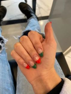 Red And Nails Acrylic, Red And Green Christmas French Tips, Red Nails With Green Tips, Green And Red Tip Nails, Xmas Simple Nails, Red Green French Tip Nails, Green And Red Nails Acrylic, French Tip Christmas Nail Ideas Red, Red And Green Tips Nails