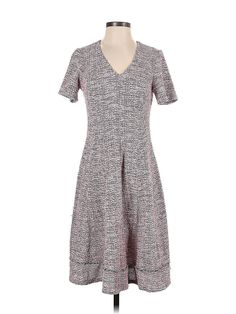 Elle Casual Dress Size: Small Gray Dresses - used. No Fabric Content, Midi, V-Neck, Houndstooth, Knee Length, Short Sleeve | Elle Casual Dress: Gray Houndstooth Dresses - Size Small Knee-length Houndstooth Dress For Office, Spring V-neck Plaid Cotton Dress, Casual Cotton Plaid Dress With V-neck, Knee-length Houndstooth Midi Dress, Plaid Cotton V-neck Dress, Houndstooth Dress, Gray Dress, Casual Dresses For Women, Knee Length