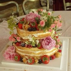 Flower Cake Aesthetic, Naked Cake Birthday, Naked Birthday Cake, Garden Party Cake, 21st Cake, Birthday Dinner Party, Naked Cakes