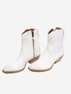 Short Cowgirl Boots, White Booties, First Choice, Cowgirl Boots, Western Style, Western Fashion, Bootie, Dallas, Boots