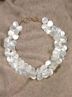 Luxury White Elegant Shell Necklace, Elegant Shell Necklace With Lobster Clasp, Elegant Mother Of Pearl Shell, Elegant Shell-shaped Necklace With Lobster Clasp, Elegant Pearl Shell Necklace With Lobster Clasp, Elegant Mother Of Pearl Shell Necklaces, Elegant White Shell Necklace, Elegant White Round Shell Necklace, Handmade Mother Of Pearl Shell Necklace