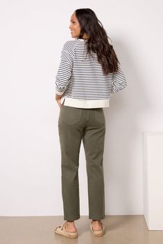 Finished with utility-style patch pockets, the Drew Pant by Paige is crafted in soft stretch twill fabric and features a relaxed straight leg, high-rise fit, and ankle-length hems. Style from work to weekend with a blouse, pullover, or graphic tee. | PAIGE Women's Drew with Utility Pockets Pants, Size 26, Green Inside Out Style, Pockets Pants, Feminine Blouses, Utility Pockets, Brand Style Guide, Fashion 101, Woman Drawing, Pocket Pants, Fall Shopping