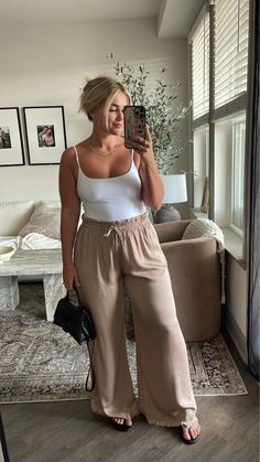 Mommy Summer Outfits, Mom Bod Outfits Plus Size, Classy Hawaiian Outfit, Chic Summer Outfits Plus Size, Casual Summer Outfits 2023 Plus Size, Casual Summer Outfits Office, Summer Vacay Outfits Plus Size, Plus Size Italy Outfits Summer, Fashion Inspo Outfits Summer Plus Size