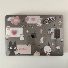 Macbook Accessories Aesthetic, Laptop Decoration Stickers, Macbook Customization, Macbook Case Aesthetic, Mac Aesthetic, Apple Ecosystem, Macbook Aesthetic