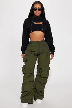 Summer Trends Outfits, Fashion Nova Outfits, Cargo Pants Outfit, Trending Fashion Outfits, Streetwear Fashion Women, Cargo Pant, Baddie Outfits Casual, Cute Everyday Outfits, Really Cute Outfits