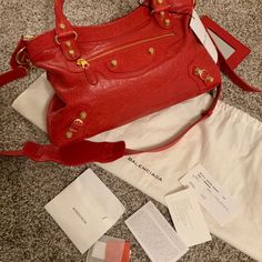 Made In; Italy Product Code; 285434 D94jg Sac+Miroir 10000000% High-end Red Shoulder Bag With Branded Hardware, Designer Pre-owned Shopping Bag, High-end Red Satchel For Shopping, Pre-owned Designer Satchel Shoulder Bag, Designer Red Shoulder Bag With Detachable Strap, Designer Red Shoulder Bag, Designer Red Satchel For Shopping, Designer Red Crossbody Satchel, Designer Red Satchel With Gold-tone Hardware