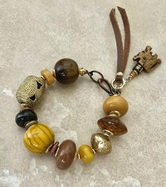 Tribal Boho Bracelet Vintage Resin and African Ethnic Lost Wax Brass Beads | eBay African Style Jewelry, Boho Chic Bracelets, Water Buffalo, Boho Chic Jewelry, African Style, Boho Bracelet, Bracelet Vintage, Resin Beads, Chic Jewelry