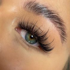 wanna achieve the wispy lash look but without committing to extensions? falsie lash clusters are key to layer & build that wispy wet look Wispy Lashes Extensions, Lash Inspiration, Eyelashes Growth